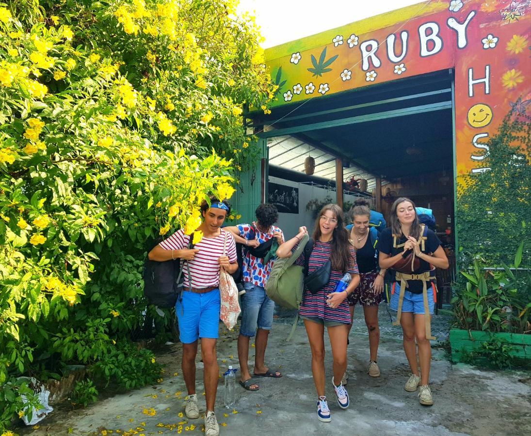 Ruby Phu Quoc Hostel Kültér fotó